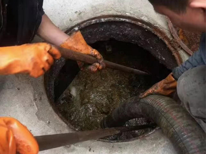 固始清理化粪池时如何避免沼气的危害?